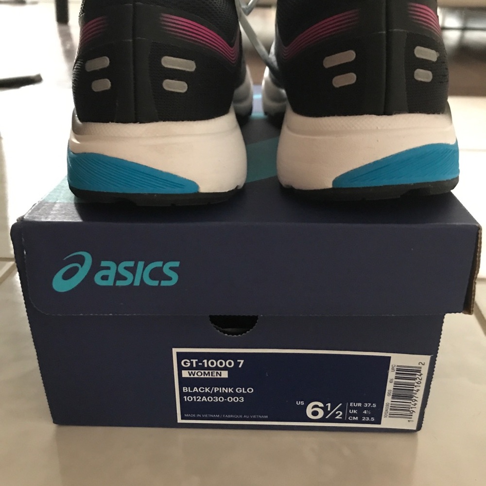 Running shoes - Picture 3 of 3